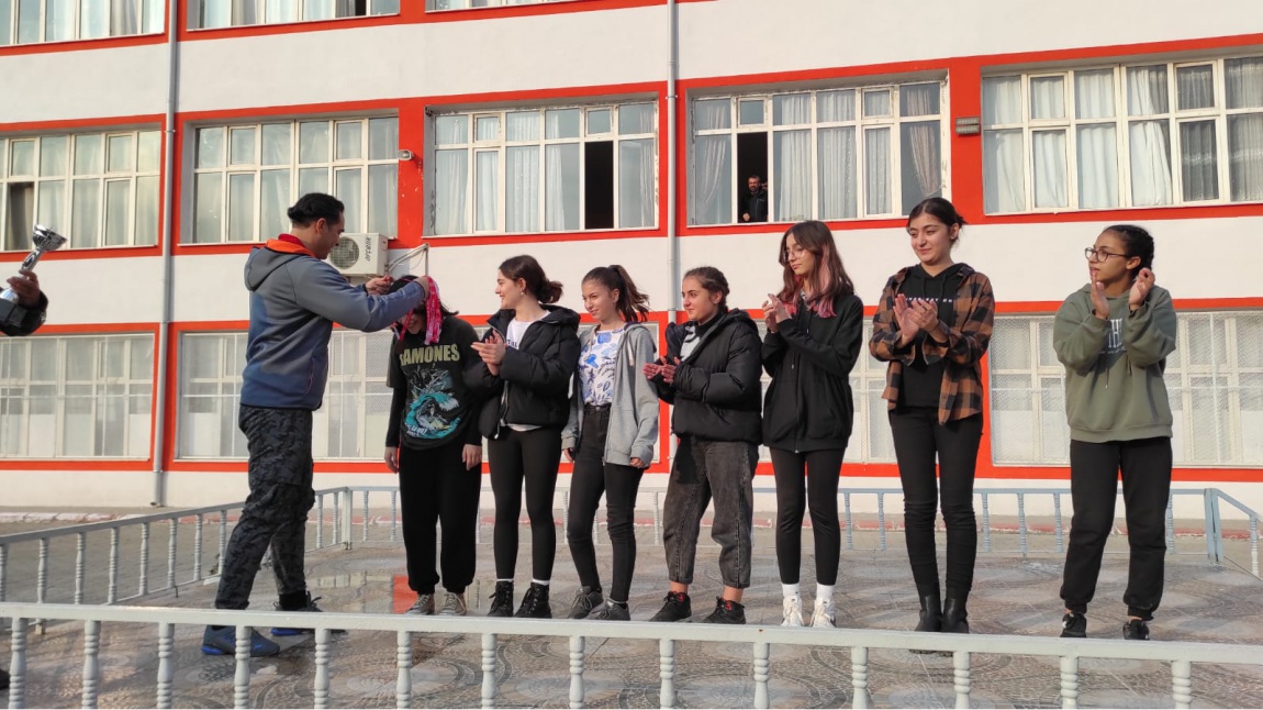 Kız voleybol takımımız Diyarbakır 3.'sü oldu